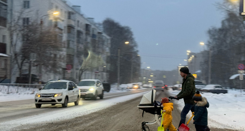 Инспектор дал окончательный ответ: нужно ли ждать, пока пешеход полностью перейдёт дорогу