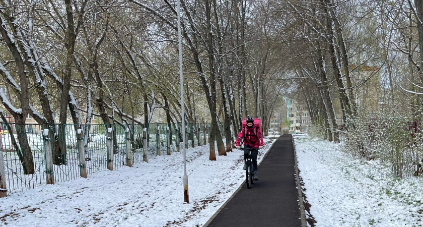 «Работа мечты» закончилась: почему курьеры и таксисты массово уходят из сервисов и находят себя в неожиданных местах