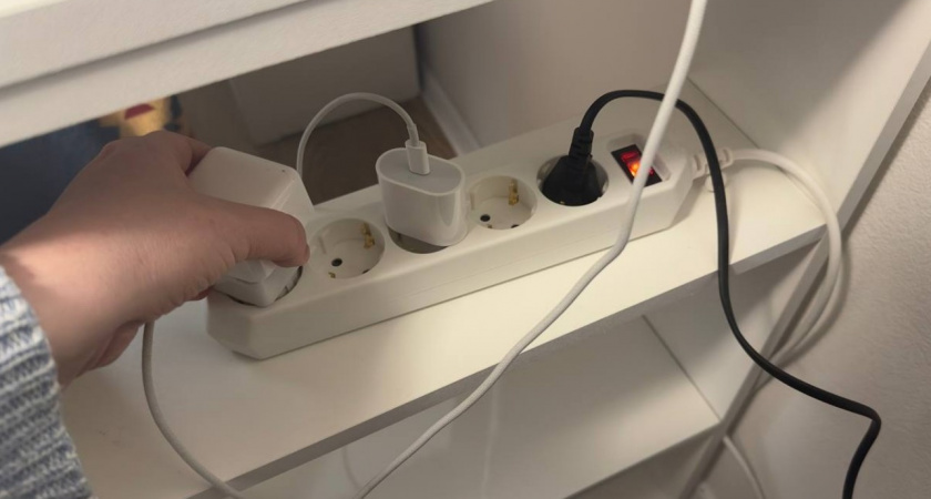 Телефон надо заряжать только оригинальным кабелем - это правда или миф? Мастер поставил точку в надоевшем споре 