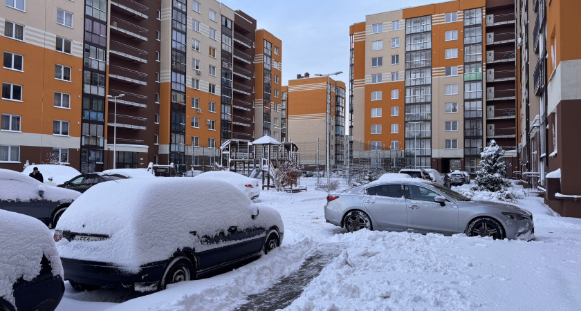 Инспекторы ГАИ начали отлавливать водителей во дворе собственного дома: штрафы до 3000 рублей с носа