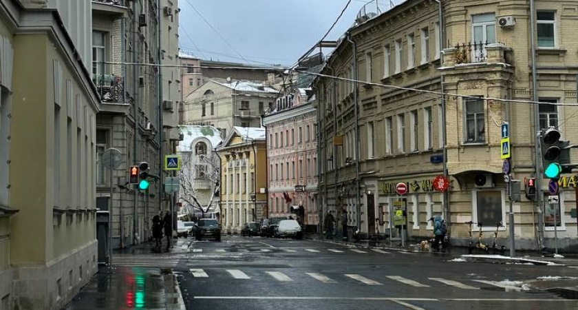 Впереди ДТП, а слева двойная сплошная: как совершить объезд и остаться с правами