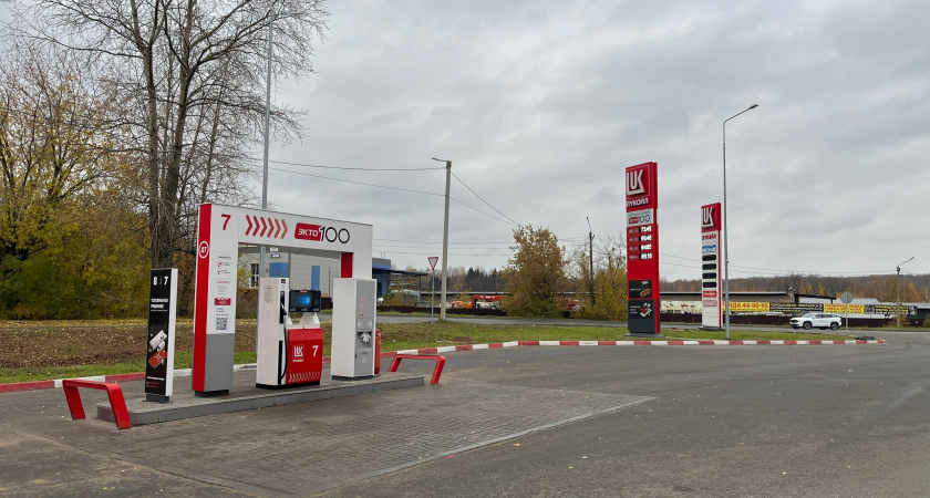 Не заправляйтесь, пока не зададите этот единственный вопрос - совет от сотрудницы АЗС