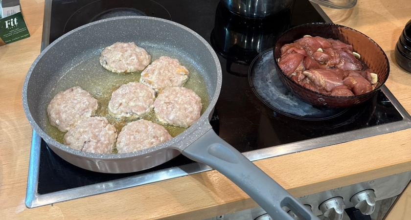 Зачем в СССР добавляли манку в фарш для котлет и почему сегодня этот приём снова стоит вспомнить