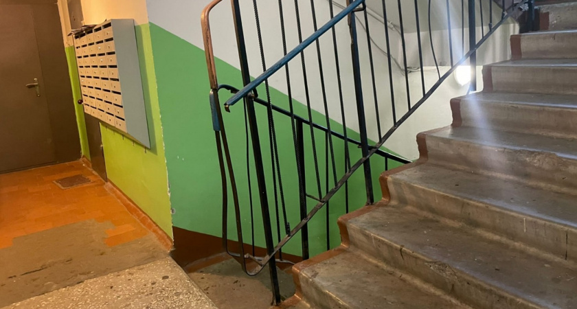 Почему в России ставят стальные двери в подъезде, а в Европе о таком и не слышали?