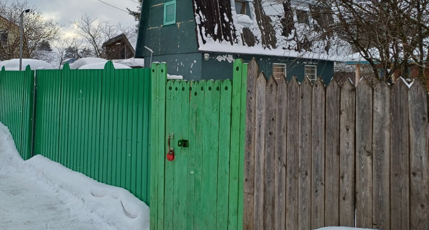 Секрет забора на 100 лет: как наши деды ставили столбы, которые не гниют и стоят до сих пор 