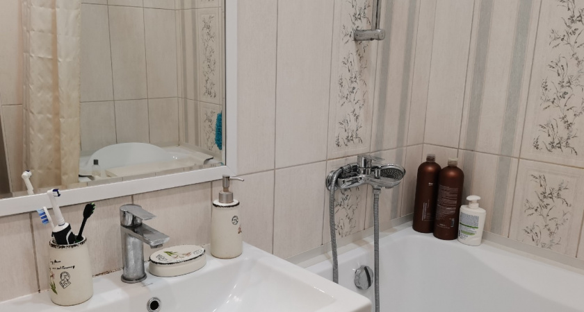 "Сначала шампунь, а потом маска" - так мыть голову больше не модно: появился новый тренд для густой шевелюры