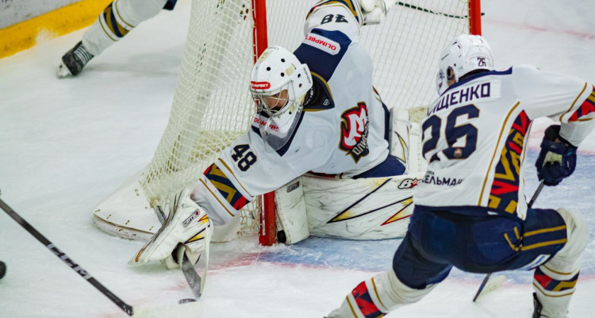 Кирово-чепецкая "Олимпия" навязала борьбу лидеру чемпионата, но уступила