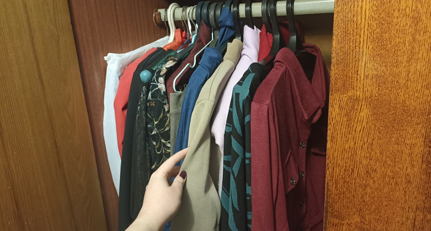 Положите это в шкаф: вы избавитесь от затхлого запаха одежды навсегда