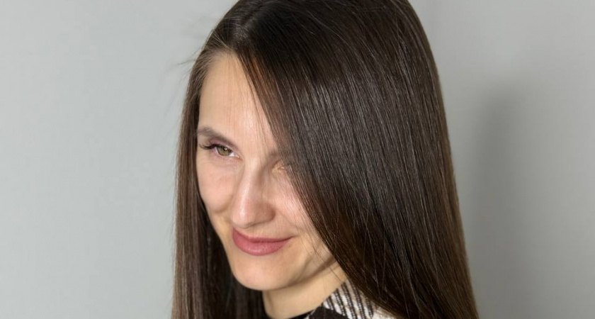 Лучшая краска для волос после 50 лет: какие оттенки визуально молодят сразу на 10 лет