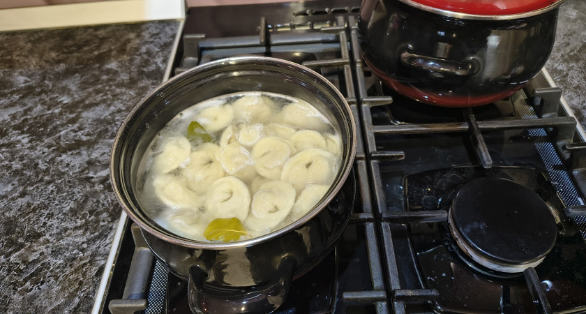 Научил знакомый продавец пельменей - больше не варим, готовим новым способом и вкуснее еще не ели