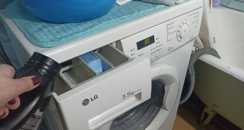 Не все так очевидно: можно ли стирать вещи разного цвета вместе - должна знать каждая хозяйка