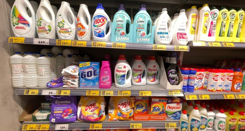 Даже самый дешёвый порошок будет отстирывать вещи до идеальной чистоты: хитрость, которая сделать стирку в разы эффективней