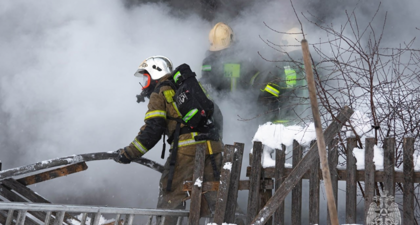 Кировские спасатели реагировали на 9 пожаров в регионе за сутки 