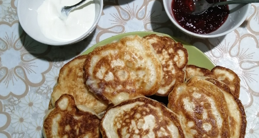 Не сода и не дрожжи: главный секрет пышных оладьев, который хранила моя бабушка - всегда получаются как пух