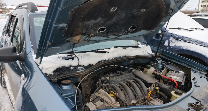 Почему нельзя заносить автомобильный аккумулятор домой зимой - электрик поставил точку