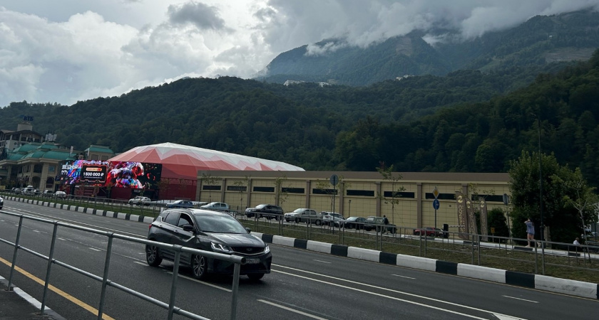 Как живут зажиточные люди в Абхазии? Побывала в доме у богатого абхазца - и глазам не поверила