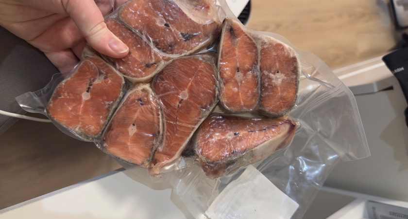 Рыбу и мясо размораживаю за 10 минут - знакомый повар научил: теперь только так и делаю