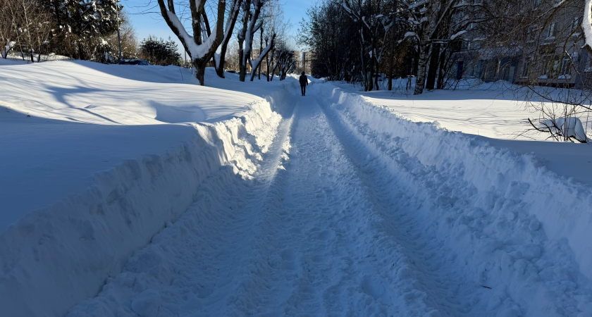 "Чепецкие дороги превратились в лыжню": горожане недовольны работой коммунальщиков по уборке снега 