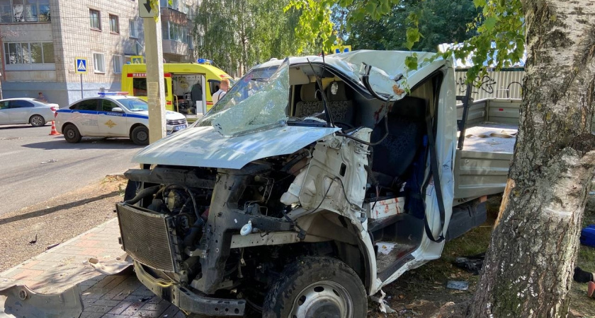 Друг разбил свою машину и хотел восстановить, в итоге остался без денег и без машины: не повторяйте его ошибок - объясняю с цифрами