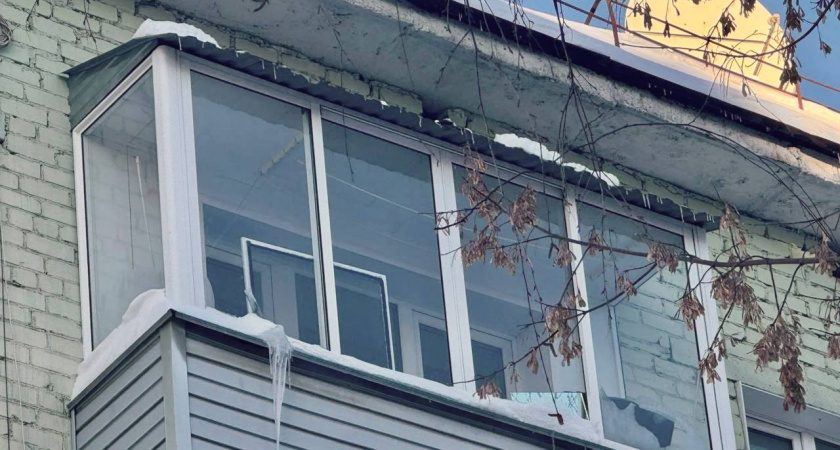 Директор "управляйки" стал обвиняемым по делу о сходе глыбы на ребенка в Кирове