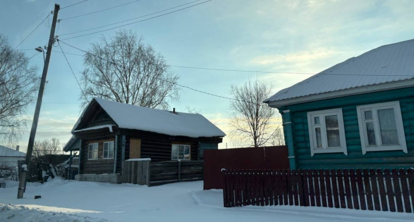 Деревянный дом надо утеплять только изнутри, тепло будет даже при тонких стенах - и вот почему: ушлый строитель рассказал всю правду