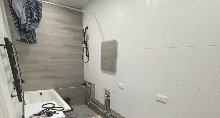 Кафель больше не в почете: ушлые хозяева нашли лучшую отделку для ванной - дешевле плитки в 10 раз