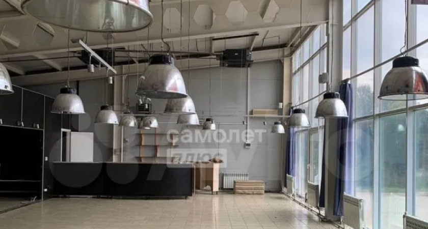 Двухэтажное здание с хостелом продается за 52 млн рублей в Кировской области