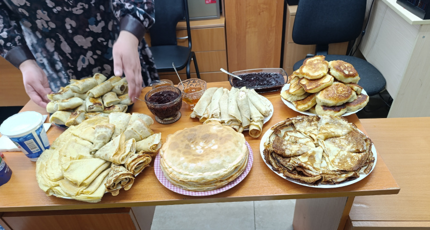 Не хуже красной икры, а то и лучше: необычная начинка для блинов улетает первой со стола