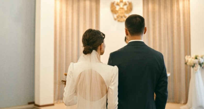 "Сделала парню укол во время медпрактики, через год съехались": чепчане о том, как познакомились со своей второй половинкой