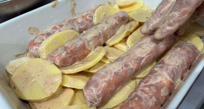 Держу мясо курицы всю ночь в солёной воде, а затем в духовку - готовлю так каждую неделю вместо колбасы