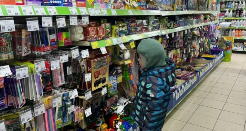 Забежала в Фикс Прайс за мелочью, а набрала целый пакет игрушек для детей - идеальный вариант для небольшого подарка