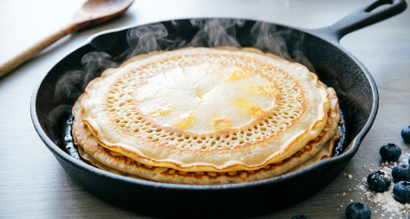 Секрет правила «3 на 3»: как печь идеальные кружевные блины без весов и кипятка - точно запомните