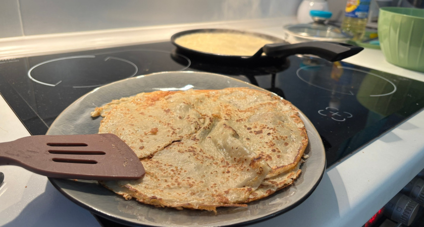 Идеальные блины на Масленицу: тесто без комочков + 5 ошибок, которые портят кружево