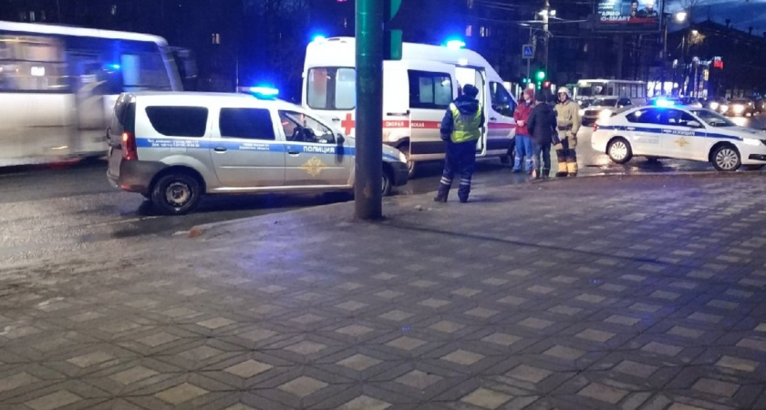 Остановил инспектор ДПС и просит "дунуть в трубочку" - задал 3 вопроса и меня отпустили