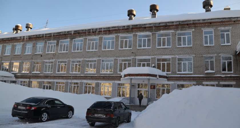 Власти Кирово-Чепецка отчитались о ходе ремонта в центре образования