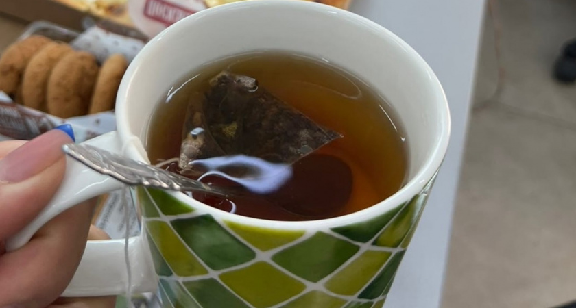 Чайные пакетики не выбрасываю - использую для рассады: сначала все смеялись, а теперь ждут сезона, чтобы попробовать