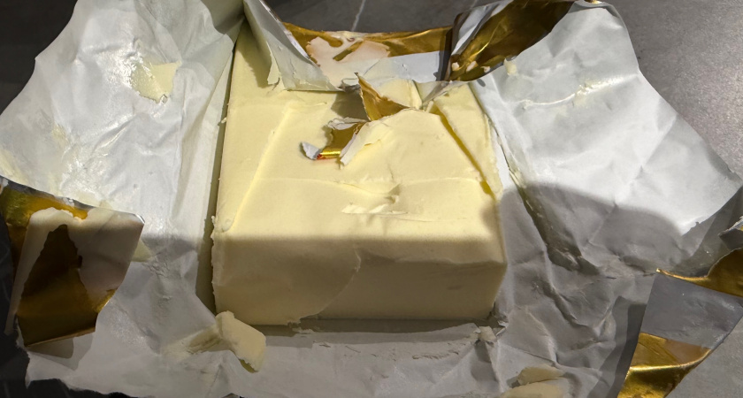 Выбираем натуральное сливочное масло: одно слово на упаковке поможет определить качество