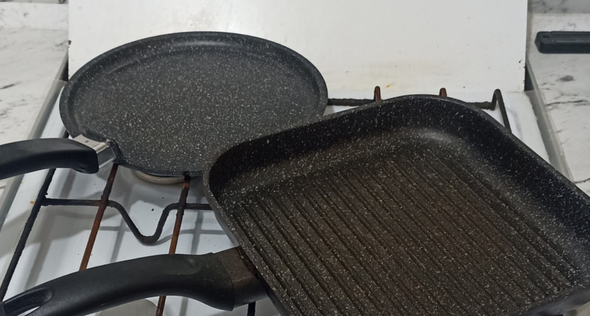 1 стакан на 10-летнюю сковороду - и она снова как новенькая: попрощалась с маслом при жарке