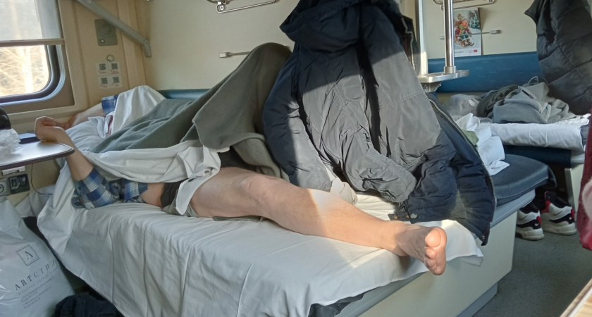 «Не спали из-за неё всем вагоном!»: 7 типов пассажиров в поездах, которые испортят дорогу даже самым спокойным соседям