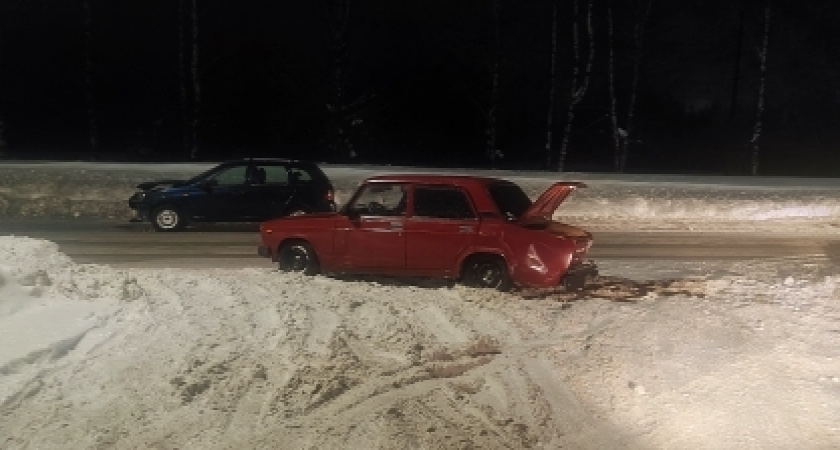 В Кирово-Чепецке водитель ВАЗ-2107 угодил в ДТП и получил травмы