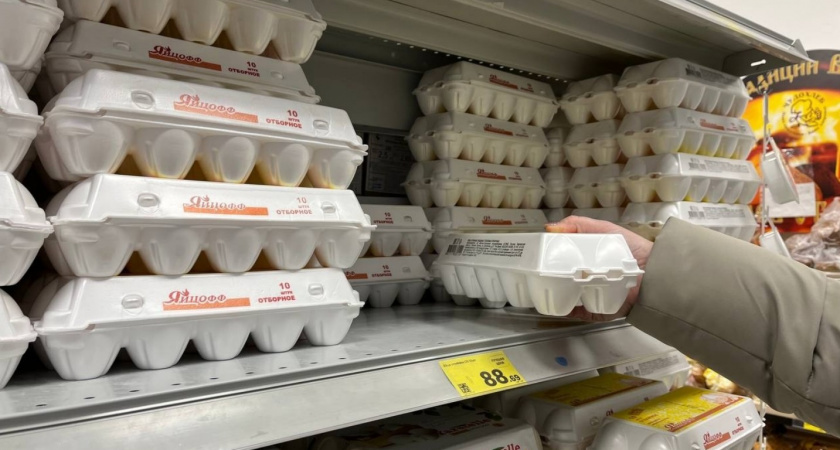 Почему надо брать мелкие яйца, а не крупные? Продавцы поделились, как не переплачивать за пустышку