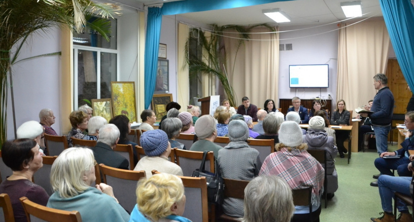 Глава администрации Кирово-Чепецка встретился с жителями микрорайона Черемушки