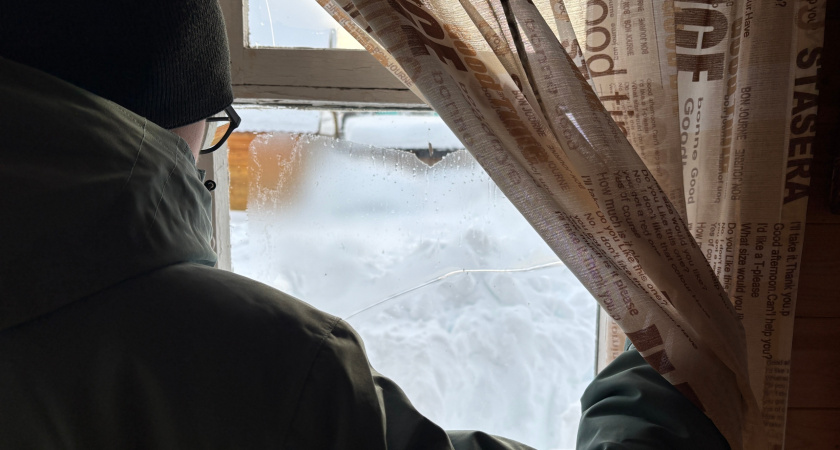 Поменяли стеклопакет, а холод остался? Проверьте скрытую деталь под рамой, из-за которой мерзнет вся комната