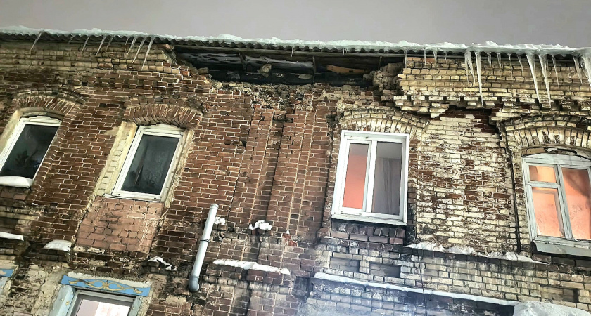 В Яранске в очередной раз рухнула крыша