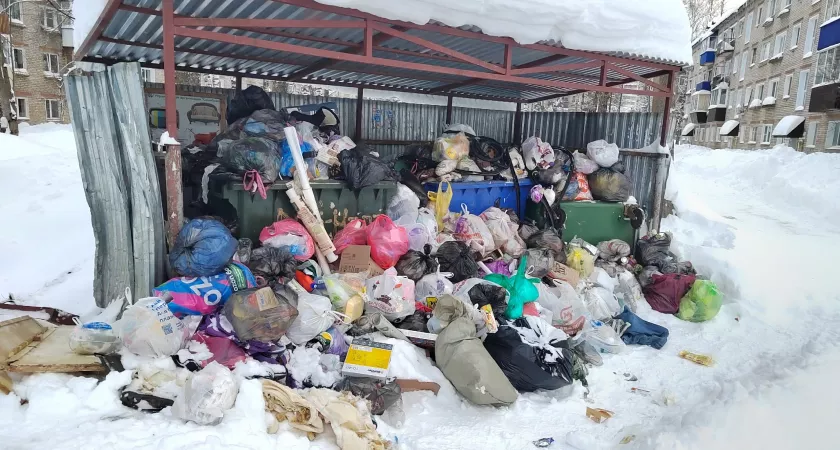 Мусорный коллапс, 5-этажная глыба льда и закрытие заведений: какие события произошли в Кирово-Чепецке на последней неделе февраля