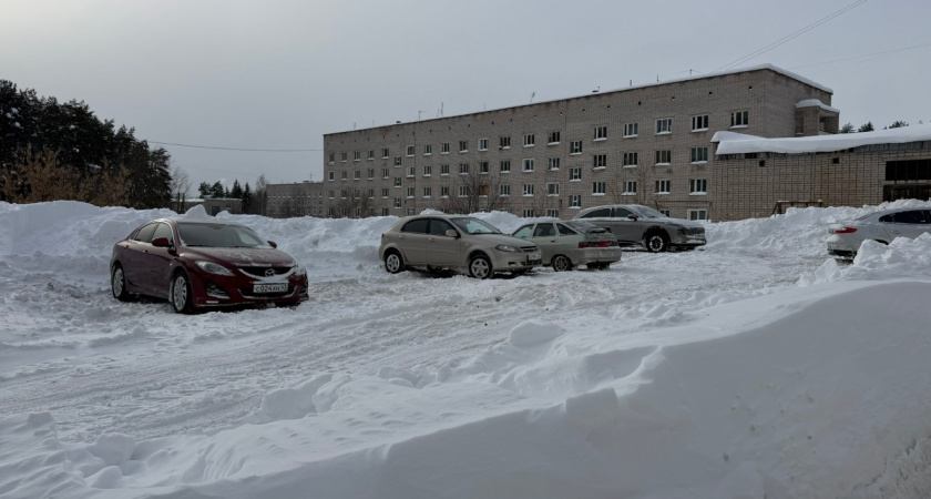 Очистил парковочное место - значит, мое? В ГИБДД поставили точку в вопросе: имеет ли кто-то право на расчищенное во дворе место