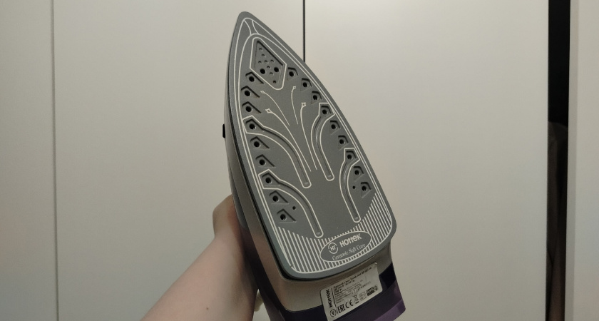 Не покупайте новый утюг: аптечная таблетка за 20 рублей справляется с нагаром быстрее спецсредств