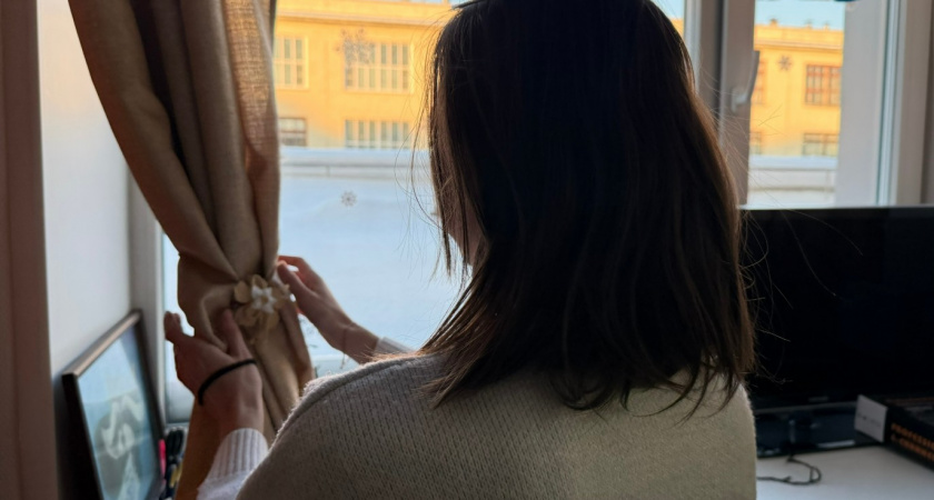 Кружевной тюль больше не в моде: чем советуют заменить громоздкие ткани для трендового ремонта