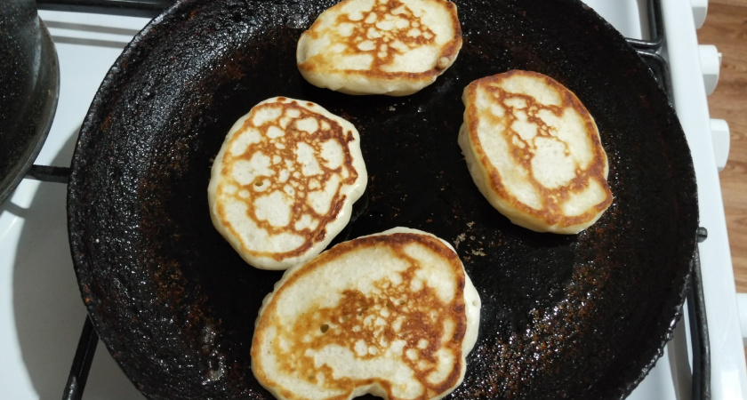 Как улучшить тесто на оладьи: 3 добавки - и тесто как пух