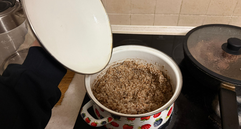 Добавляю в вареную гречку один простой продукт, который дает ей замечательный вкус